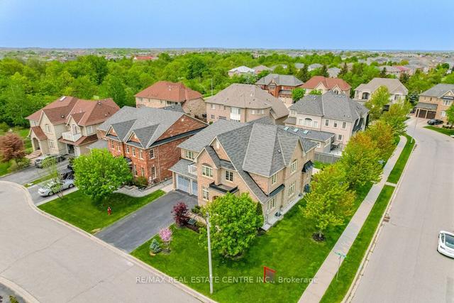 14 Honeycreek Crt, House detached with 5 bedrooms, 7 bathrooms and 7 parking in Brampton ON | Image 12