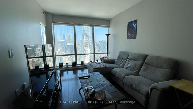 4107 - 8 The Esplanade Rd, Condo with 2 bedrooms, 2 bathrooms and 1 parking in Toronto ON | Image 7