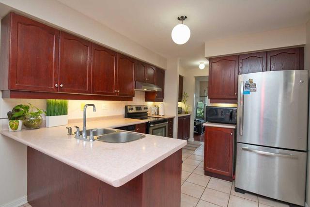 103 - 2 Clay Brick Crt, Townhouse with 3 bedrooms, 3 bathrooms and 1 parking in Brampton ON | Image 7