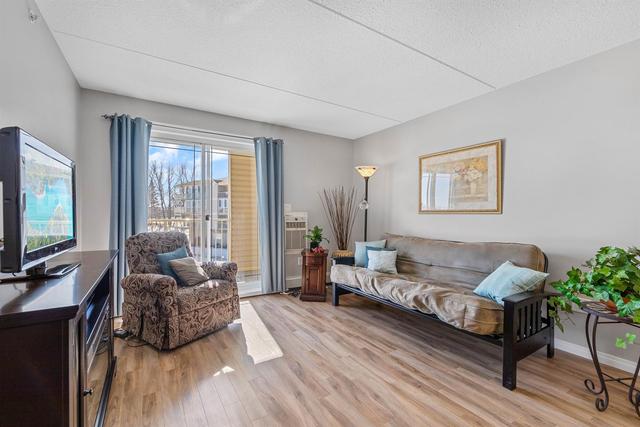 302 - 4520 45a Street Close, Condo with 2 bedrooms, 1 bathrooms and 1 parking in Red Deer County AB | Image 3