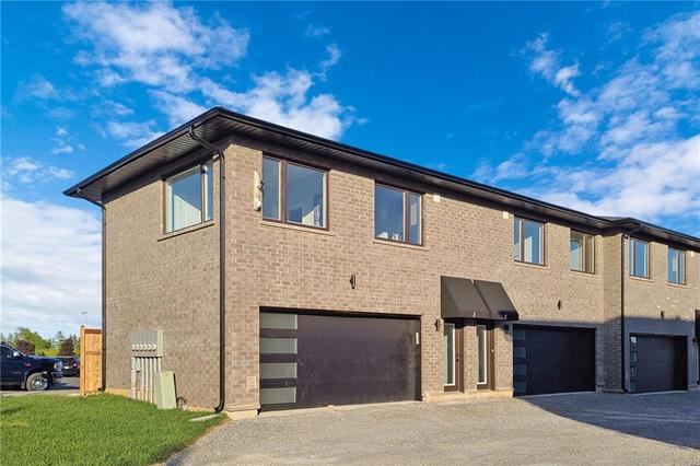 2 (above garage) - 33 Wellspring Way, House attached with 1 bedrooms, 1 bathrooms and null parking in Pelham ON | Image 2