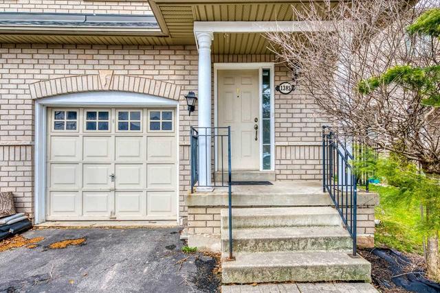 1385 Brookstar Dr, House semidetached with 3 bedrooms, 3 bathrooms and 3 parking in Oakville ON | Image 23