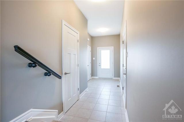 100 Dowdall Circle, Townhouse with 3 bedrooms, 4 bathrooms and 2 parking in Carleton Place ON | Image 9