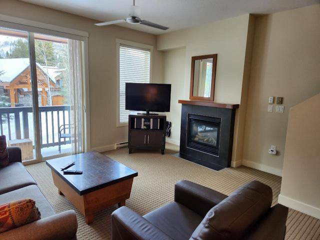 413c - 2049 Summit Drive, House attached with 2 bedrooms, 2 bathrooms and null parking in East Kootenay F BC | Image 17