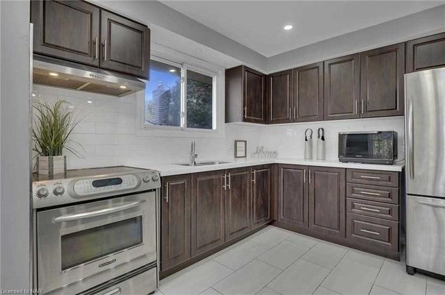 8 Allanburg Rd S, House detached with 3 bedrooms, 2 bathrooms and 7 parking in St. Catharines ON | Image 26