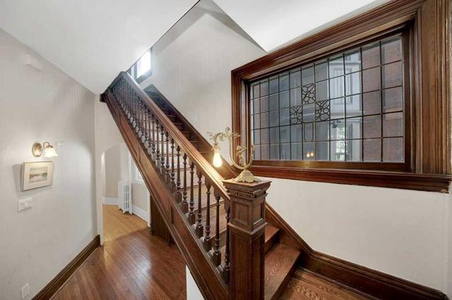 80 Madison Ave, House detached with 8 bedrooms, 5 bathrooms and 2 parking in Toronto ON | Image 3