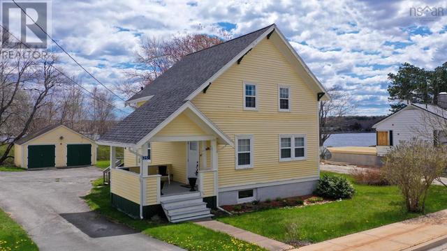 25 Mersey Avenue, House detached with 3 bedrooms, 1 bathrooms and null parking in Queens NS | Image 1