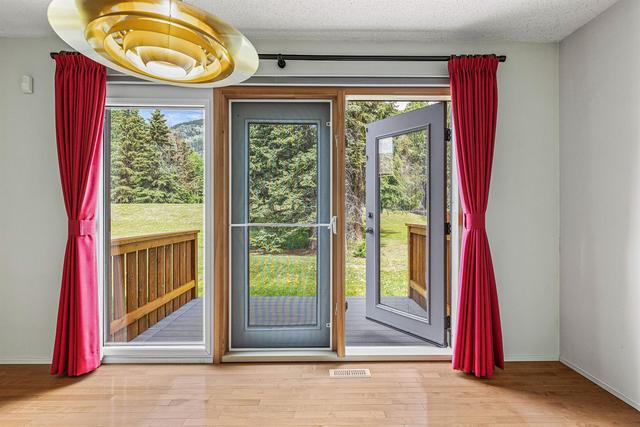 214 Marmot Place, House detached with 3 bedrooms, 1 bathrooms and 2 parking in Banff AB | Image 23