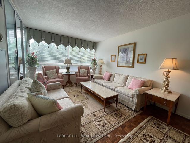 206 - 1131 Steeles Ave W, Condo with 2 bedrooms, 2 bathrooms and 1 parking in Toronto ON | Image 3