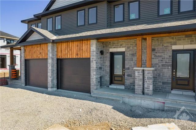 100 Dowdall Circle, Townhouse with 3 bedrooms, 4 bathrooms and 2 parking in Carleton Place ON | Image 2