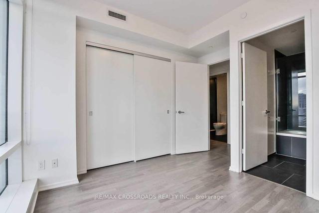 2110 - 1 Bloor St E, Condo with 2 bedrooms, 2 bathrooms and 0 parking in Toronto ON | Image 13