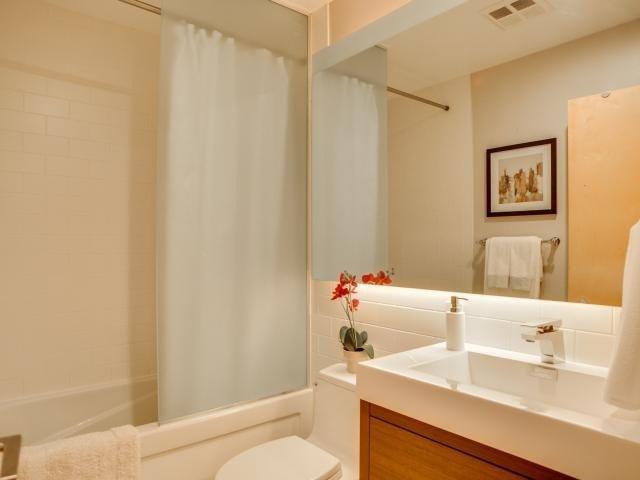 901 - 1 Shaw St, Condo with 1 bedrooms, 1 bathrooms and 1 parking in Toronto ON | Image 11