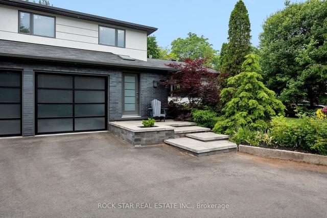 561 Rebecca St, House detached with 3 bedrooms, 4 bathrooms and 7 parking in Oakville ON | Image 12