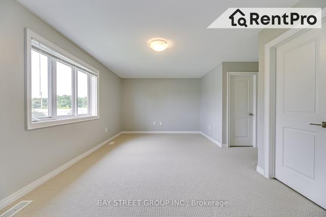 39 Sexton Cres, House attached with 3 bedrooms, 3 bathrooms and 2 parking in Hamilton ON | Image 11