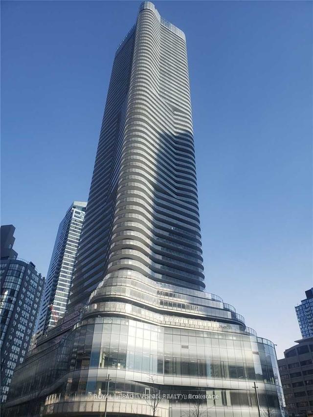 1301 - 11 Wellesley St W, Condo with 1 bedrooms, 1 bathrooms and 0 parking in Toronto ON | Image 5