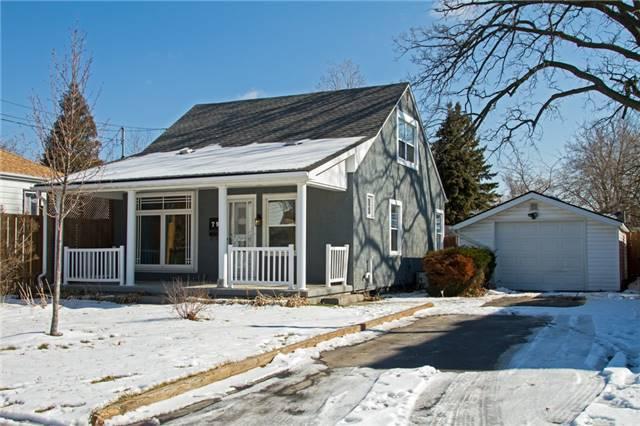 79 East 34th St, House detached with 3 bedrooms, 2 bathrooms and 3 parking in Hamilton ON | Image 1