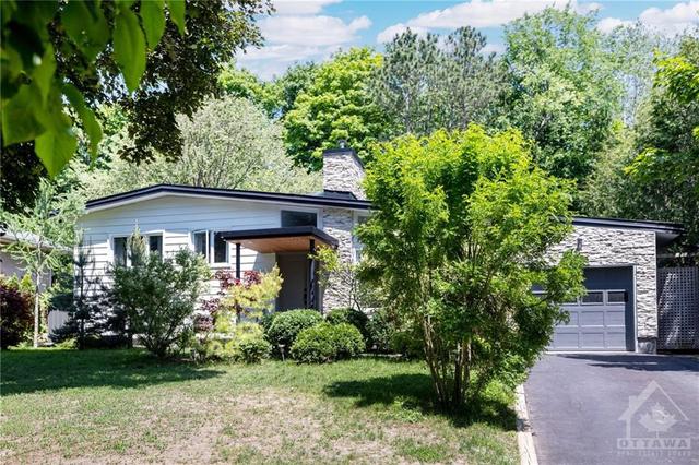 1105 Chelsea Drive, House detached with 4 bedrooms, 2 bathrooms and 4 parking in Ottawa ON | Image 1