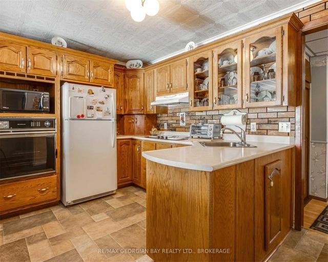 66 Peel St, House detached with 2 bedrooms, 2 bathrooms and 6 parking in Penetanguishene ON | Image 30