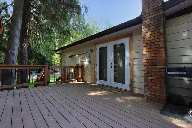 4196 Saratoga Road, House detached with 3 bedrooms, 2 bathrooms and 10 parking in Columbia Shuswap F BC | Image 5