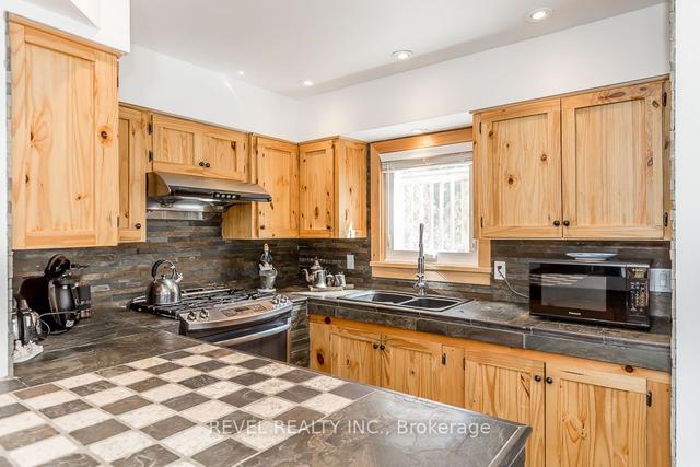 774 Lafontaine Rd W, House detached with 3 bedrooms, 3 bathrooms and 8 parking in Tiny ON | Image 2