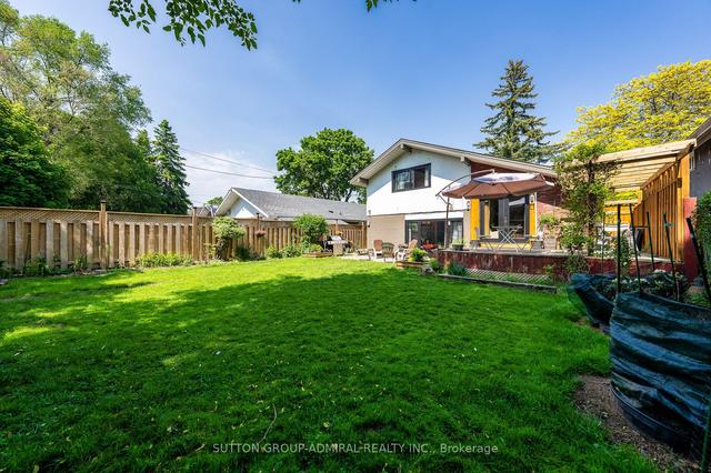 70 Orton Park Rd W, House detached with 3 bedrooms, 2 bathrooms and 6 parking in Toronto ON | Image 28