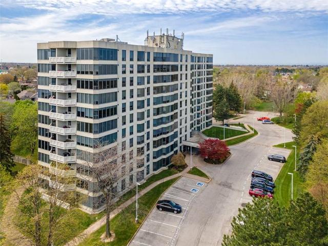 609 - 81 Scott Street, Condo with 2 bedrooms, 1 bathrooms and null parking in St. Catharines ON | Image 2