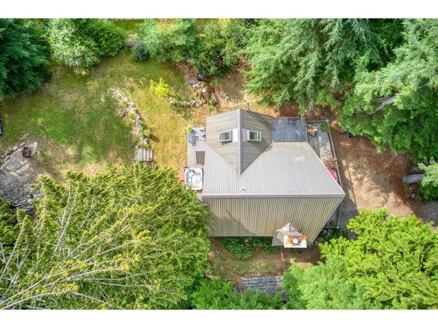 492 Shawanabe Road, House detached with 2 bedrooms, 3 bathrooms and null parking in Sunshine Coast F BC | Image 6