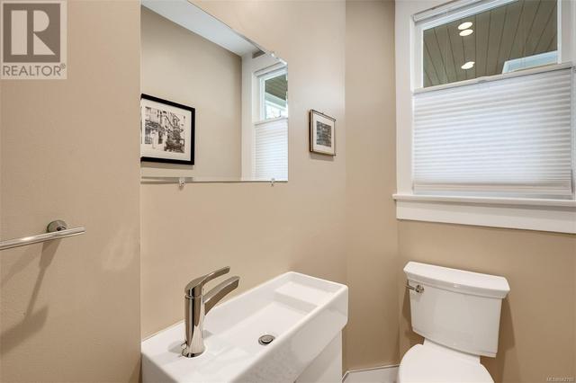 1952 Runnymede Ave, House detached with 6 bedrooms, 5 bathrooms and 6 parking in Victoria BC | Image 55