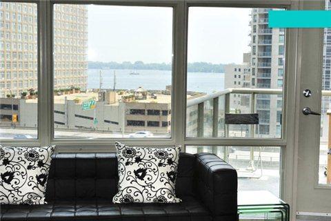 809 - 35 Mariner Terr, Condo with 2 bedrooms, 2 bathrooms and 1 parking in Toronto ON | Image 4