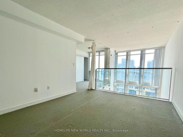 3701 - 15 Fort York Blvd, Condo with 2 bedrooms, 2 bathrooms and 1 parking in Toronto ON | Image 4