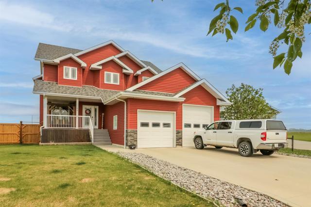 16 52 Ave, House detached with 5 bedrooms, 3 bathrooms and 5 parking in Red Deer County AB | Image 1