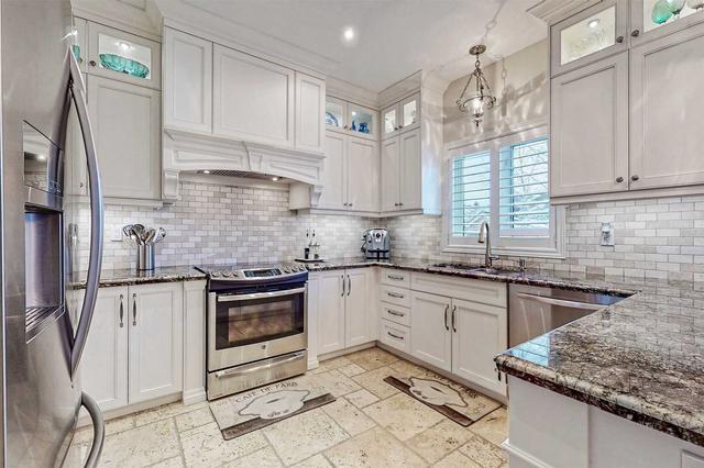 80 Novaview Cres, House detached with 4 bedrooms, 4 bathrooms and 9 parking in Vaughan ON | Image 8