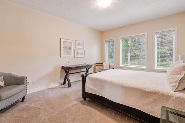 134 Discovery Ridge Boulevard Sw, House detached with 3 bedrooms, 2 bathrooms and 4 parking in Calgary AB | Image 32