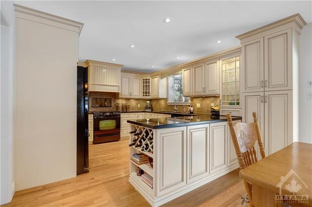 6 Basford Crescent, House detached with 4 bedrooms, 4 bathrooms and 6 parking in Ottawa ON | Image 6