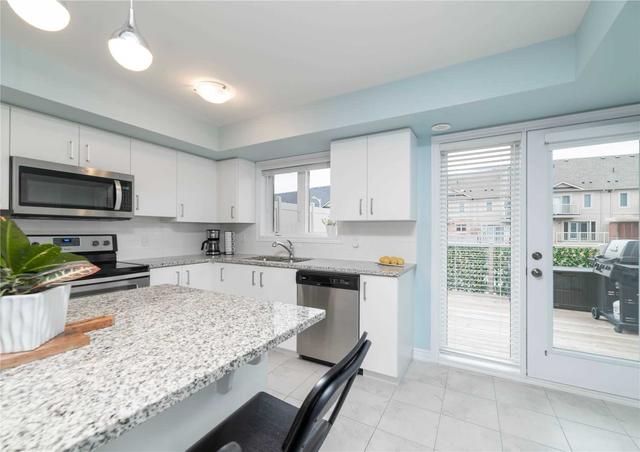 150 Watson Pkwy N, Townhouse with 3 bedrooms, 3 bathrooms and 2 parking in Guelph ON | Image 34