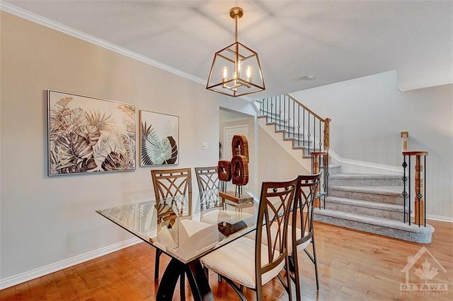 106 Hawktree Ridge, Townhouse with 3 bedrooms, 3 bathrooms and 3 parking in Ottawa ON | Image 2