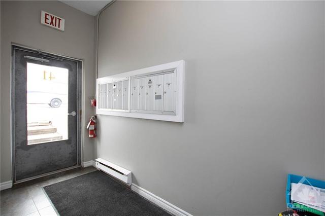 204 - 41 Hilda Street, Condo with 1 bedrooms, 1 bathrooms and 1 parking in Ottawa ON | Image 3