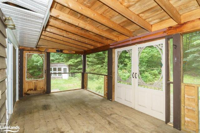 1028 Old 117 Highway, House detached with 3 bedrooms, 2 bathrooms and 8 parking in Lake of Bays ON | Image 40