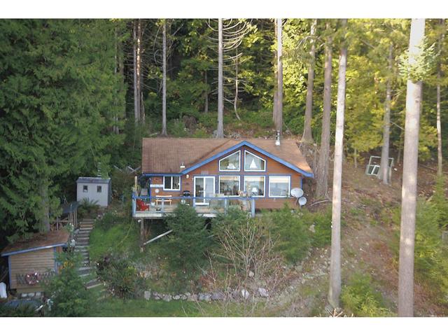495 Gavin Road, House detached with 2 bedrooms, 1 bathrooms and null parking in Sunshine Coast F BC | Image 1