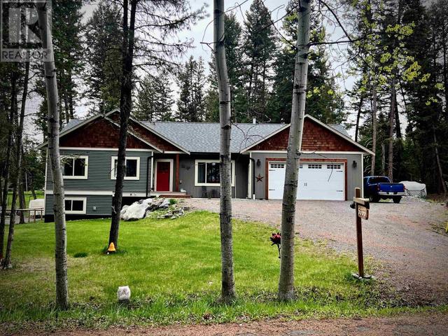 5356 Annaham Crescent, House detached with 5 bedrooms, 2 bathrooms and null parking in Columbia Shuswap F BC | Image 1