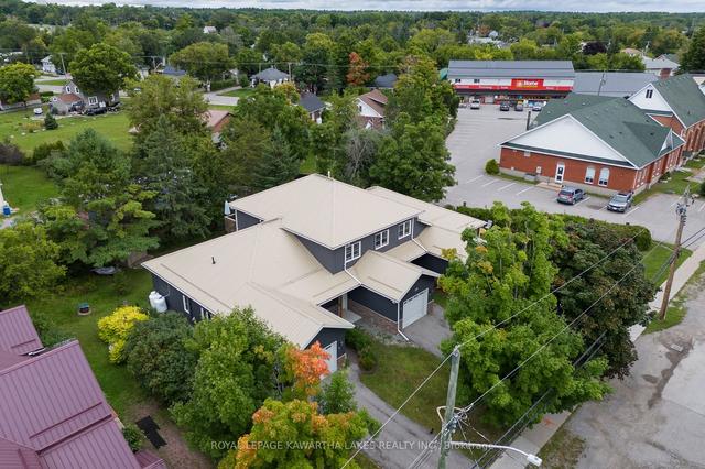 19 Queen Street St, House detached with 8 bedrooms, 8 bathrooms and 7 parking in Kawartha Lakes ON | Image 5