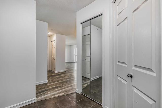 1432 - 8810 Royal Birch Boulevard, Condo with 2 bedrooms, 2 bathrooms and 1 parking in Calgary AB | Image 4