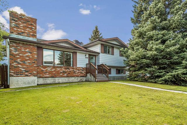 32 Mt Peechee Place, House detached with 3 bedrooms, 1 bathrooms and 3 parking in Canmore AB | Image 4