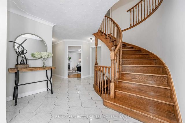 11 Beasley Cres, House detached with 4 bedrooms, 3 bathrooms and 4 parking in Cambridge ON | Image 4