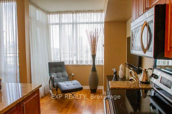 903 - 220 Burnhamthorpe Rd W, Condo with 1 bedrooms, 2 bathrooms and 1 parking in Mississauga ON | Image 12