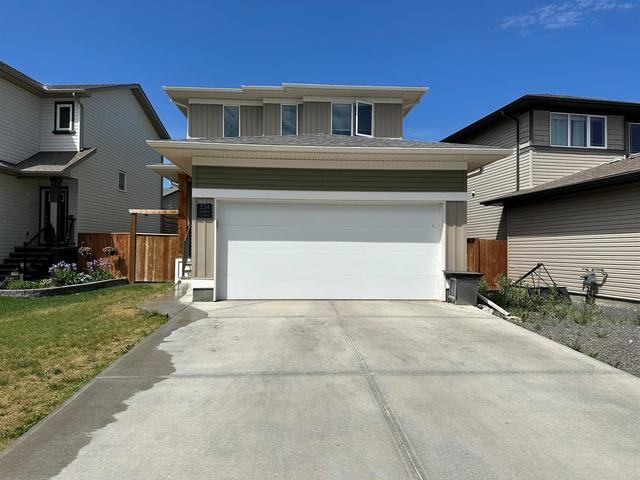 534 Moonlight Lane W, House detached with 4 bedrooms, 3 bathrooms and 4 parking in Lethbridge AB | Image 1