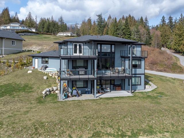 587 Woodland Avenue, House detached with 7 bedrooms, 6 bathrooms and 4 parking in Sunshine Coast F BC | Image 10