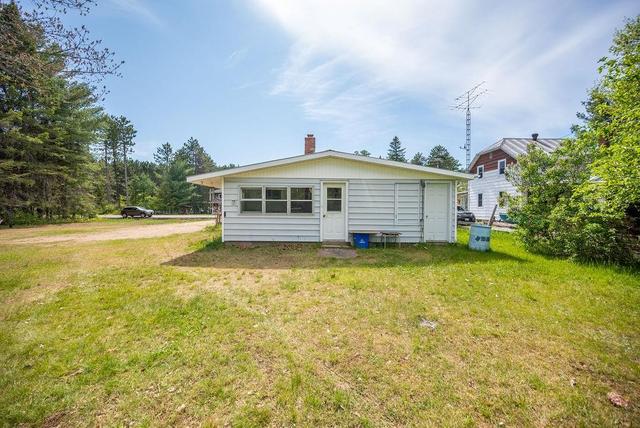 2404 Simpson Pit Road, House detached with 2 bedrooms, 1 bathrooms and 6 parking in Killaloe, Hagarty and Richards ON | Image 5