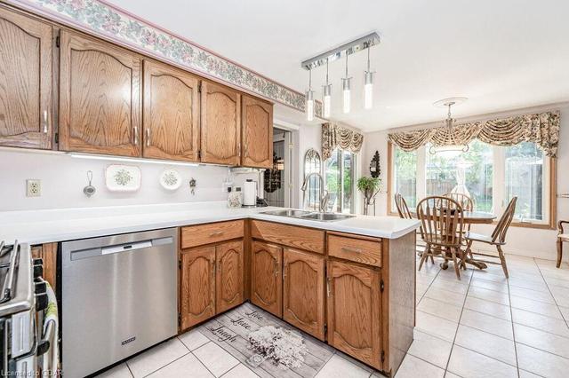 137 Downey Road, House detached with 3 bedrooms, 3 bathrooms and null parking in Guelph ON | Image 6
