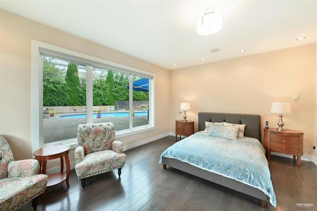 985 Eyremount Drive, House detached with 7 bedrooms, 9 bathrooms and 4 parking in West Vancouver BC | Image 16